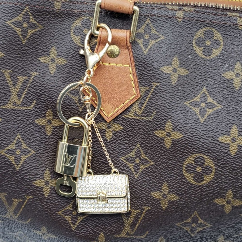 Authentic Louis Vuitton Gold Padlock 🔒 Key Set w/ Unbranded Bag Charm - Picture 7 of 7